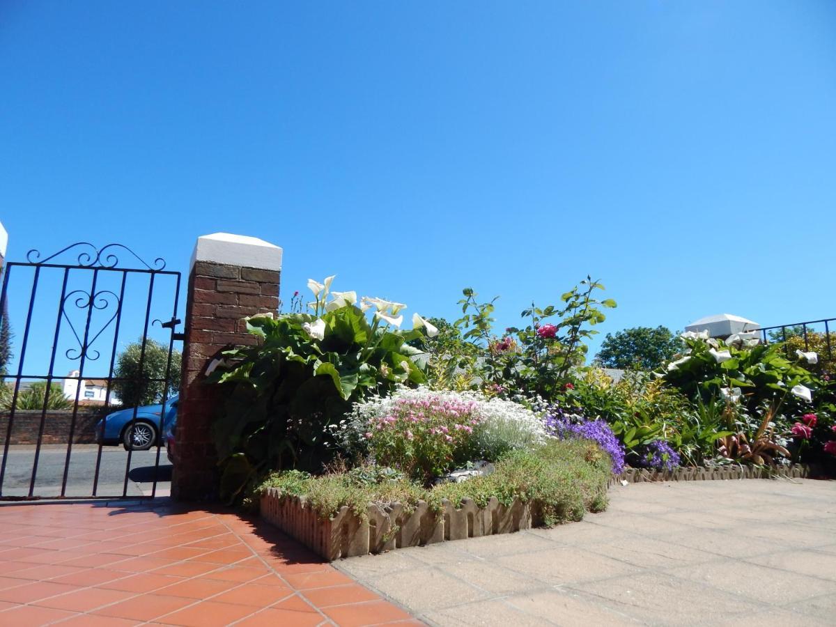 The Garfield Guest House Eastbourne Exteriör bild