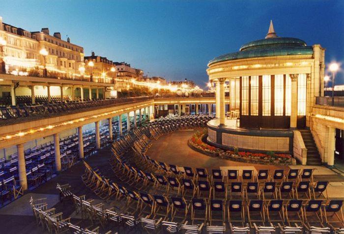 The Garfield Guest House Eastbourne Exteriör bild